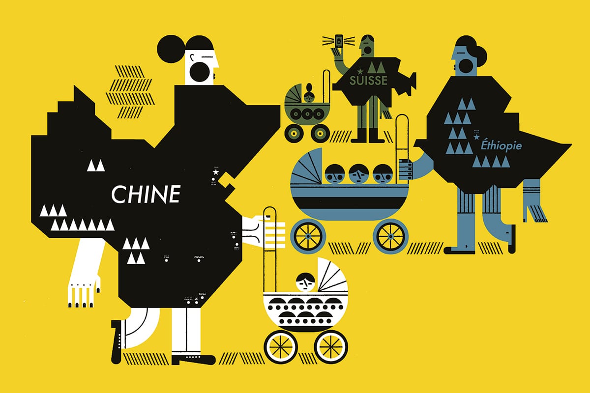 Illustration symbolisant les contrastes du taux de fécondité entre différents pays. Sur fond jaune, des parents poussent des bébés en poussette. La forme du corps de chaque parent a les contours d'un pays du monde. La poussette contient un ou plusieurs bébés, selon le pays.